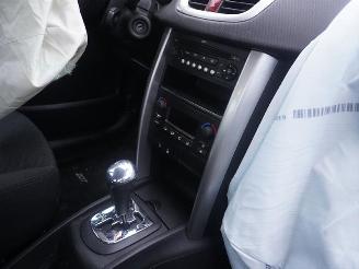 Peugeot 207 1.6 VTi picture 5