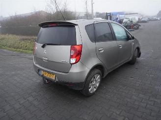 Coche siniestrado Mitsubishi Colt 1.3 16v 2009/9