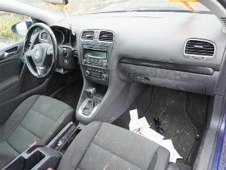Volkswagen Golf 1.6 TDi picture 5