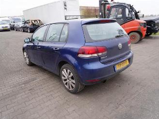 Volkswagen Golf 1.6 TDi picture 2