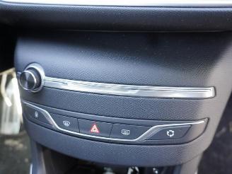 Peugeot 308 2.0 BlueHDI Combi picture 9