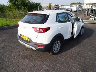 Salvage car Kia Stonic 1.0i T-GDi 12V Eco-Dynamics+ 2021/7