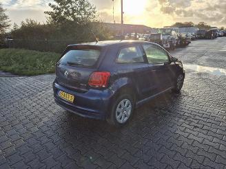 uszkodzony samochody osobowe Volkswagen Polo  2011/2