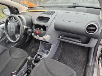 Toyota Aygo 1.0 12v picture 5