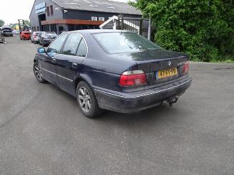 BMW 5-serie 530d picture 2