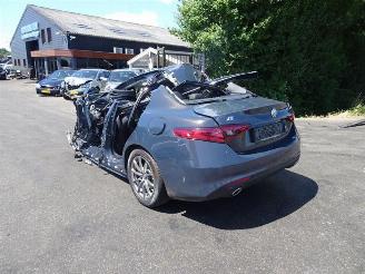 Alfa Romeo Giulia 2.2d 180 16v picture 2