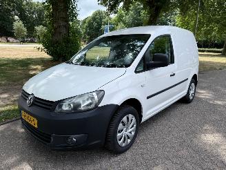 uszkodzony samochody osobowe Volkswagen Caddy 55 kW (75 PK)  1598 cc. 2013/2