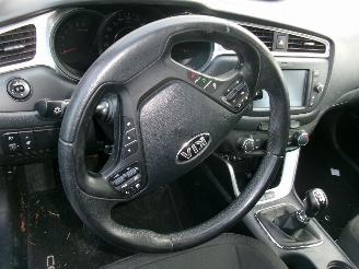 Kia Ceed 1.4 CRDI Break Comfort picture 32