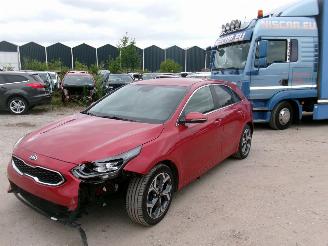 skadebil auto Kia Ceed 1.0  Turbo-GDI -Lounge 5 DRS HB - LOUNGE 2020/8