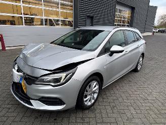 damaged passenger cars Opel Astra 1.2 Turbo 12V Combi/o  Benzine 1.199cc 81kW (110pk) FWD 2020/11