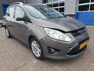 Coche accidentado Ford Grand C-Max 1.0 Titanium 7persoons 2013/11