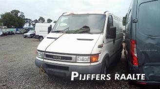Salvage car Iveco Daily  2004/2