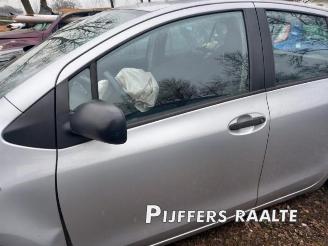 Toyota Yaris Yaris II (P9), Hatchback, 2005 / 2014 1.33 16V Dual VVT-I picture 13