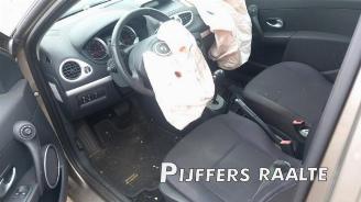 Renault Clio Clio III (BR/CR), Hatchback, 2005 / 2014 1.6 16V picture 7