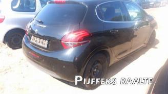Peugeot 208 208 I (CA/CC/CK/CL), Hatchback, 2012 / 2019 1.2 12V e-THP PureTech 110 picture 6