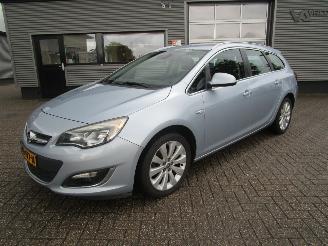 uszkodzony samochody osobowe Opel Astra SPORTS TOURER 1.4 Turbo Sports+ 2015/5