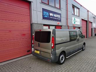 Renault Trafic 2.5 dCi T29 L2H1 DC airco picture 3