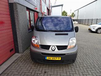 Renault Trafic 2.5 dCi T29 L2H1 DC airco picture 20