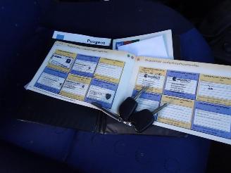 Peugeot Partner 170C 1.4 Avantage unieke benzine uitvoering !!!!!!!! picture 11