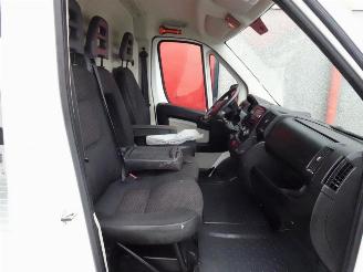 Peugeot Boxer 330 2.2 HDI L2H1 XT 3 zits airco picture 26