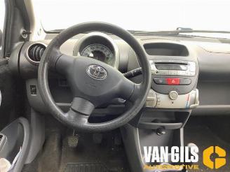 Toyota Aygo Aygo (B10), Hatchback, 2005 / 2014 1.0 12V VVT-i picture 9