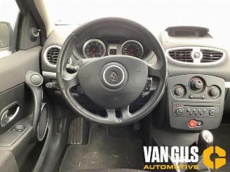 Renault Clio Clio III (BR/CR), Hatchback, 2005 / 2014 1.6 16V picture 9