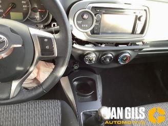 Toyota Yaris Yaris III (P13), Hatchback, 2010 / 2020 1.0 12V VVT-i picture 17