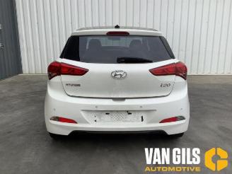 damaged passenger cars Hyundai I-20 i20 (GBB), Hatchback, 2014 / 2020 1.2i 16V 2015/3