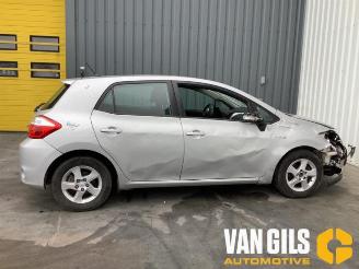 Toyota Auris Auris (E15), Hatchback, 2006 / 2012 1.8 16V HSD Full Hybrid picture 2