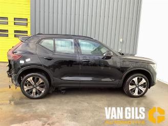 Coche siniestrado Volvo XC40 XC40 (XZ), SUV, 2017 Recharge 70 kWh 2022/10