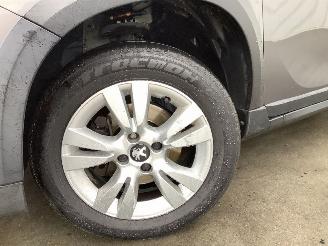 Peugeot 2008  picture 5