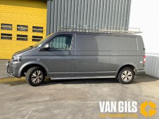Vaurioauto  passenger cars Volkswagen Transporter Transporter T5, Van, 2003 / 2015 2.0 TDI DRF 2013/9