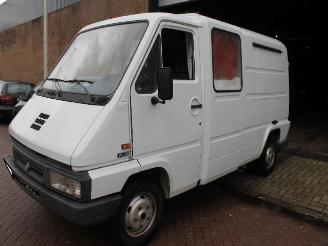 Renault Trafic 30 d picture 2