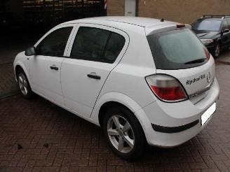 Opel Astra 1.7 cdti picture 3