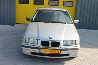 BMW 3-serie 316I picture 1