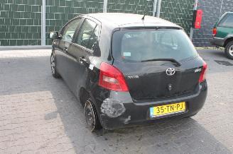 Toyota Yaris 1.3-16V picture 2