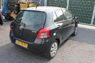 Toyota Yaris 1.3-16V picture 3