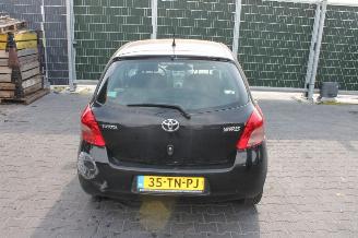 Toyota Yaris 1.3-16V picture 1