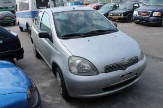 Toyota Yaris 1.0 picture 3