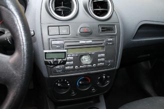 Ford Fiesta VI 1.3 picture 9