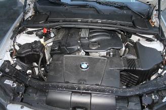 BMW 3-serie 318 Touring picture 11