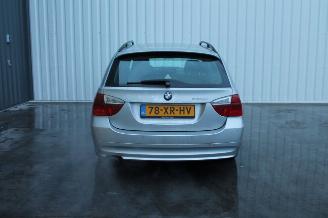 BMW 3-serie 318 Touring picture 2