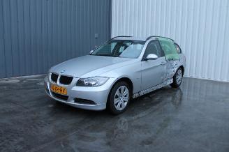 BMW 3-serie 318 Touring picture 4