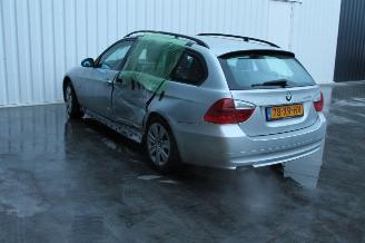 BMW 3-serie 318 Touring picture 3