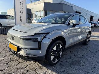 Coche siniestrado Volvo EX30 Single Motor Extended Range Core 69 kWh 2024/4