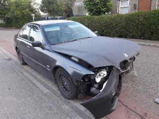 Damaged car BMW 5-serie  1996/1