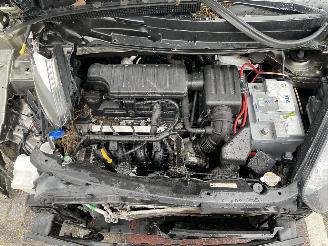 Kia Picanto 1.2-16V picture 6