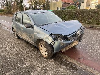 demontáž osobní automobily Dacia Sandero 1.2-16V 2011/3