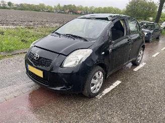 Toyota Yaris 1.0-12V picture 2