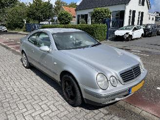 Unfallwagen Mercedes CLK 2.0 - 16V Coupe 1999/5